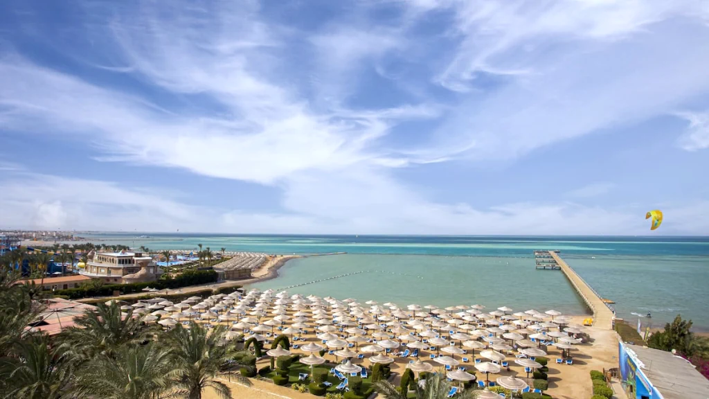 الفندق إيه أم سى رويال - الغردقة